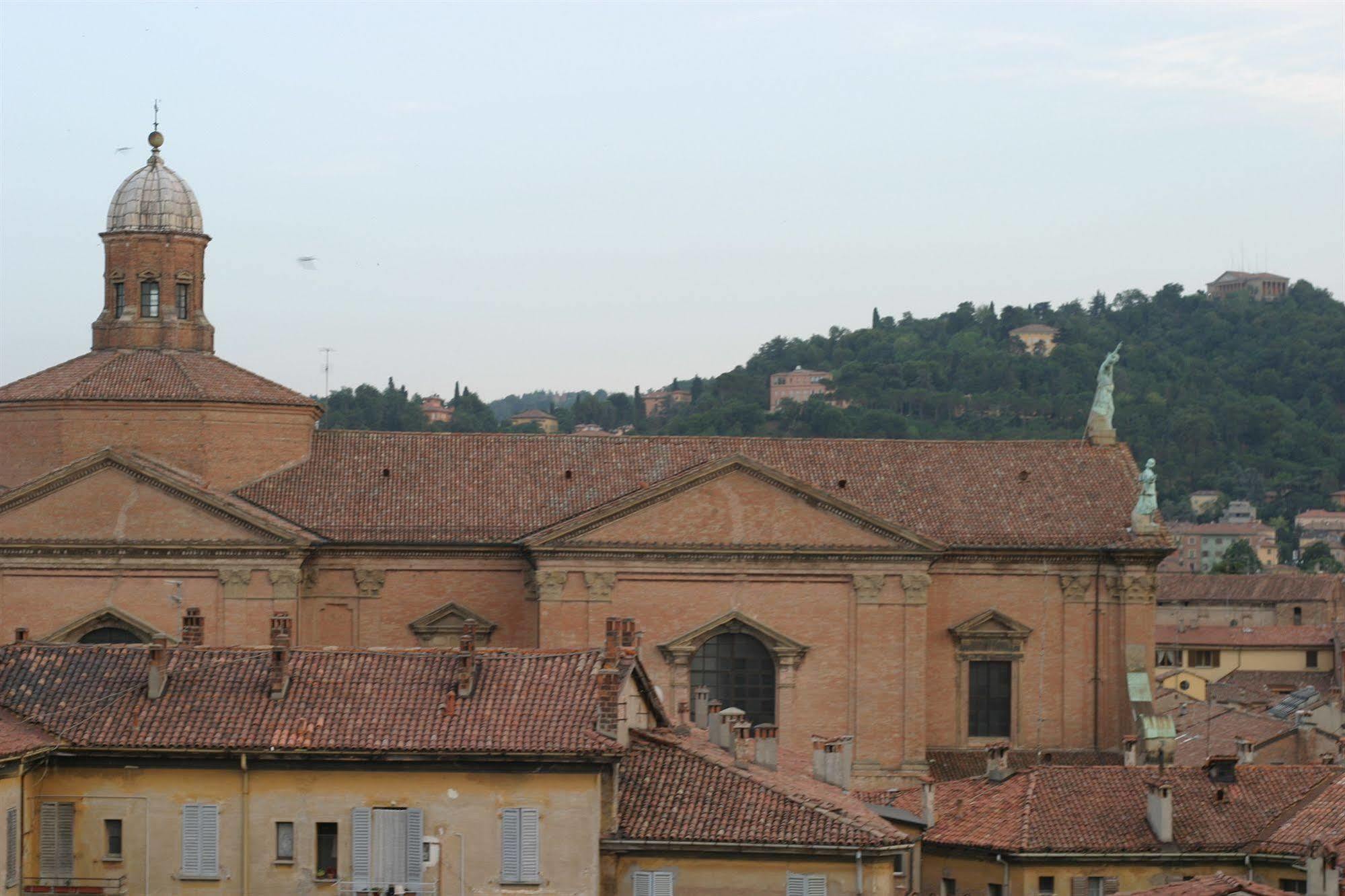 Alle Torri Bologna Buitenkant foto